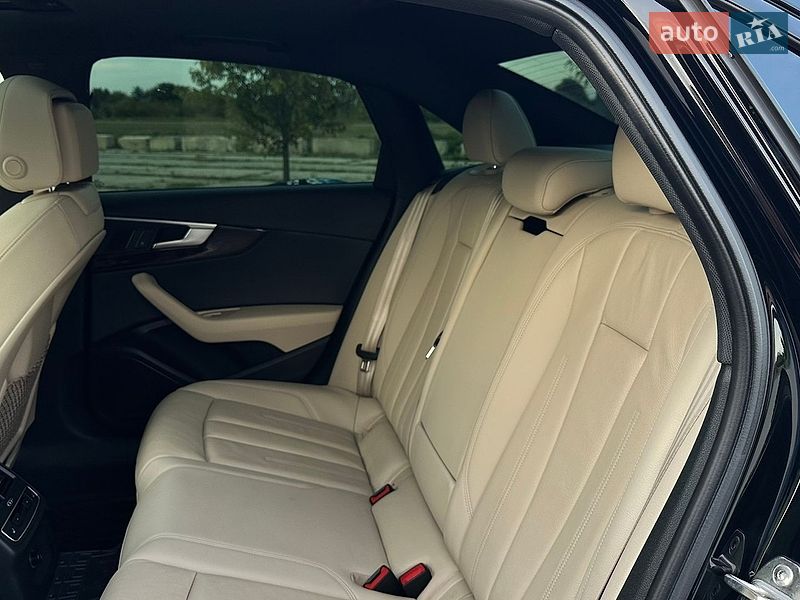 Седан Audi A4 2017 в Рівному