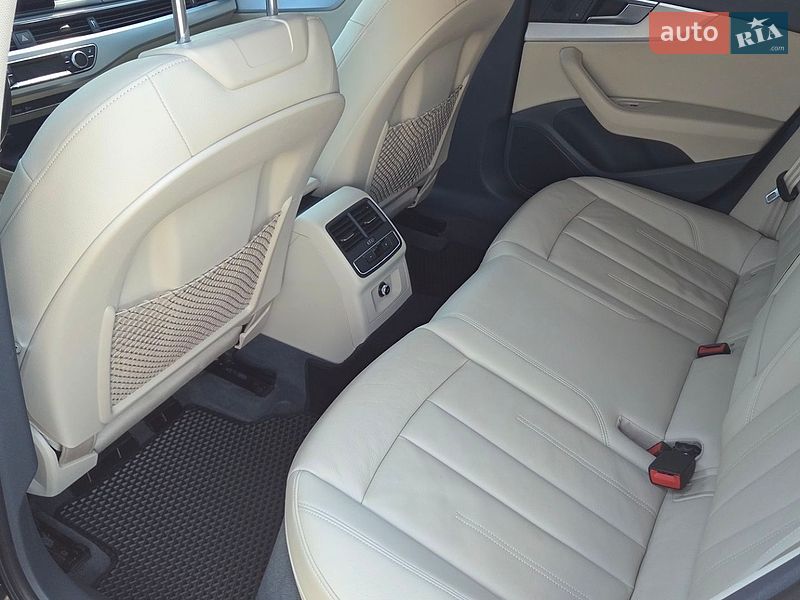Седан Audi A4 2017 в Полтаві