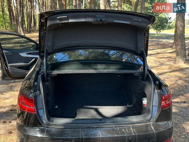 Седан Audi A4 2018 в Камені-Каширському