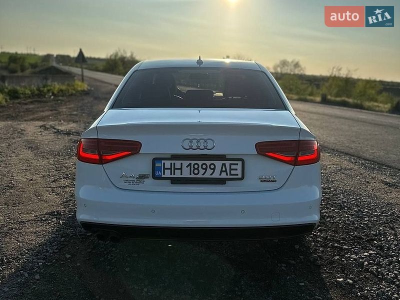 Седан Audi A4 2015 в Одесі