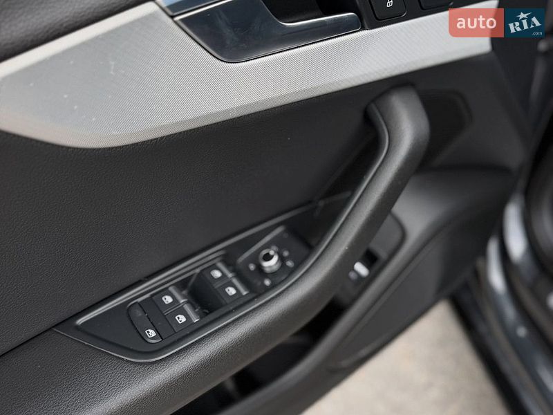 Седан Audi A4 2017 в Львові