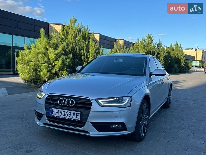 Седан Audi A4 2012 в Сумах