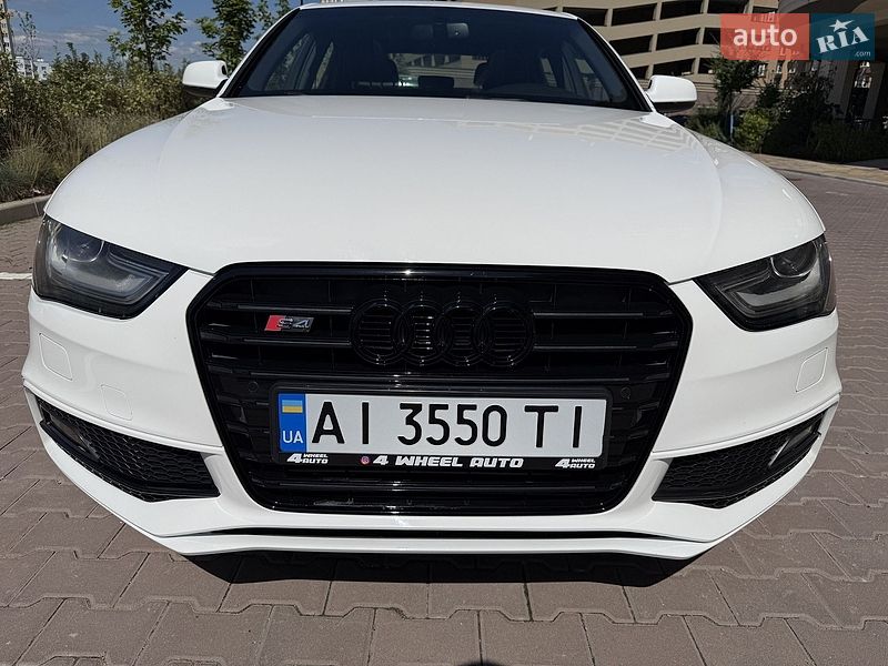 Седан Audi A4 2015 в Киеве