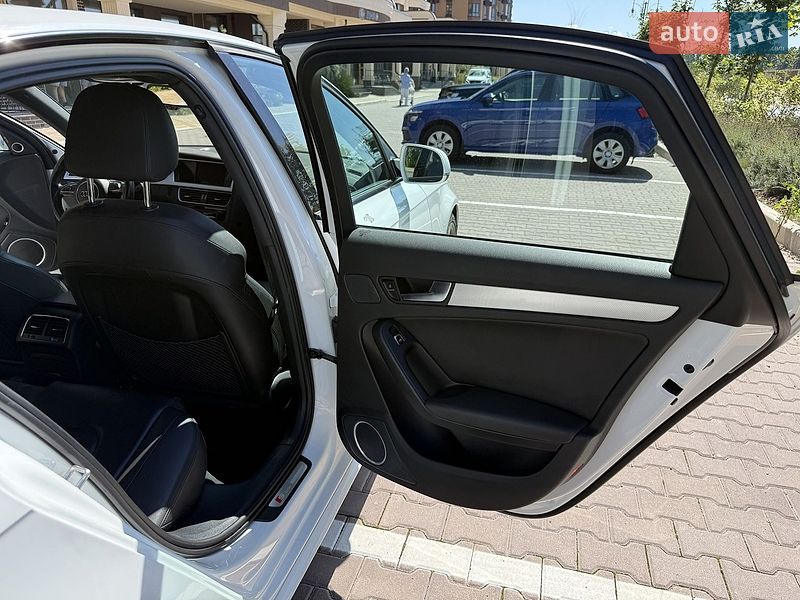 Седан Audi A4 2015 в Киеве