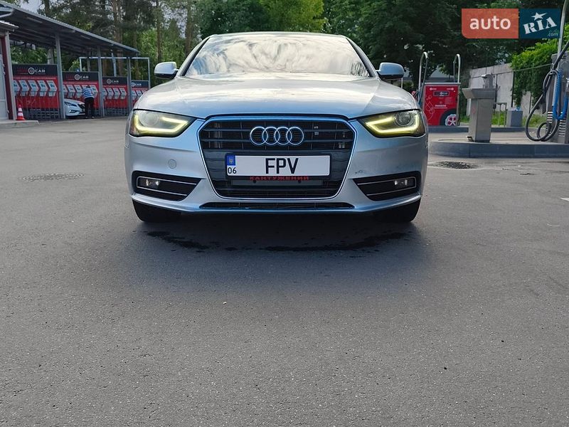 Седан Audi A4 2013 в Киеве