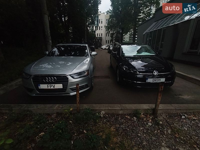 Седан Audi A4 2013 в Киеве