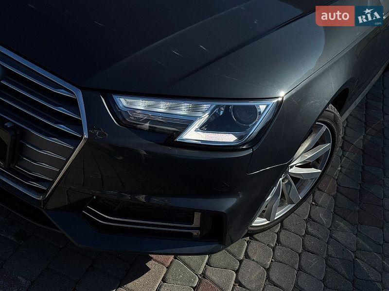 Седан Audi A4 2018 в Львові
