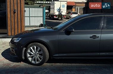 Седан Audi A4 2018 в Львові