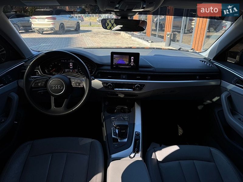 Седан Audi A4 2018 в Львові