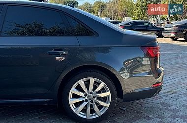Седан Audi A4 2018 в Львові