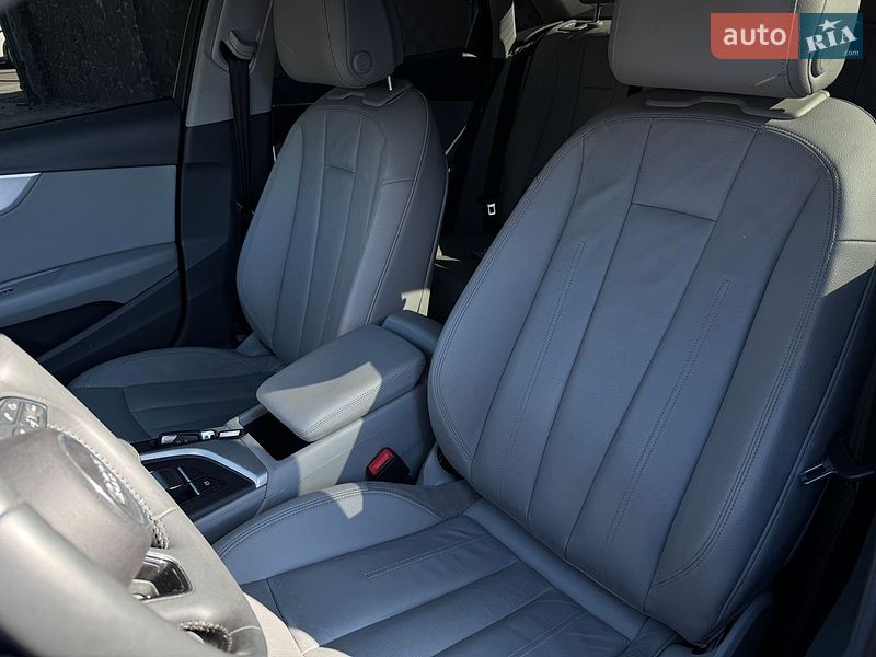 Седан Audi A4 2018 в Львові