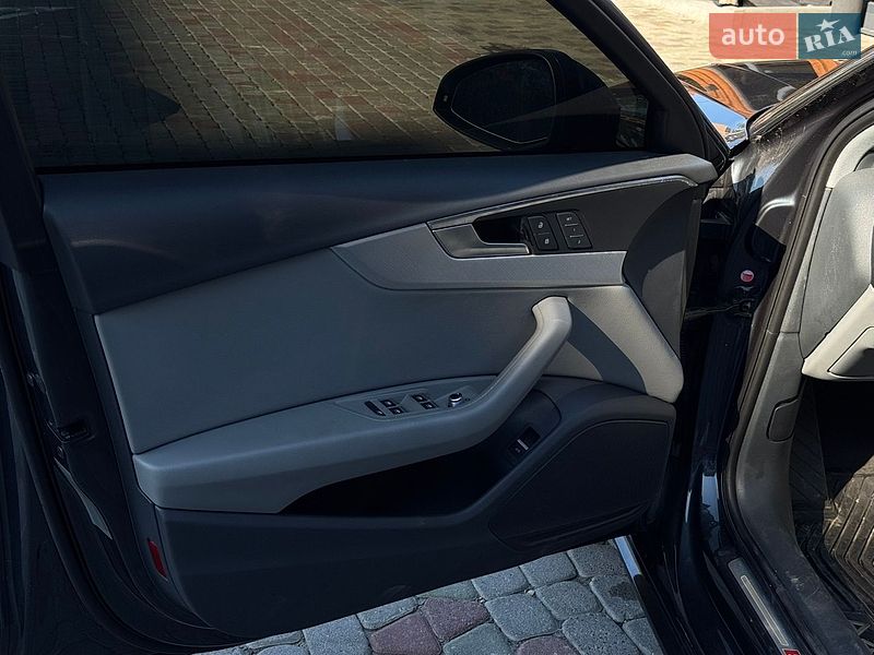 Седан Audi A4 2018 в Львові