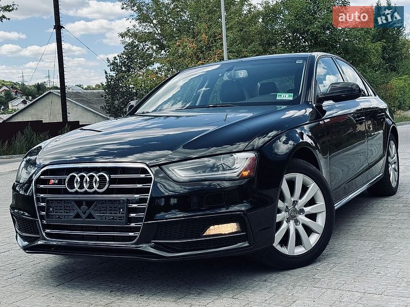 Седан Audi A4 2015 в Львові