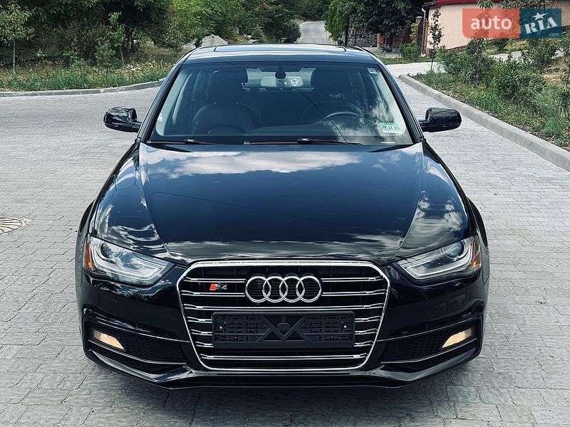 Седан Audi A4 2015 в Львові