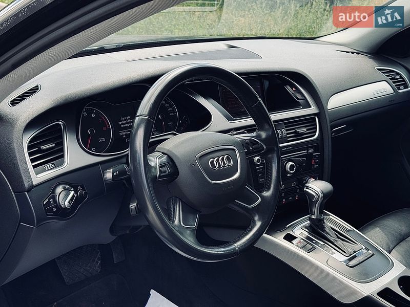 Седан Audi A4 2015 в Львові