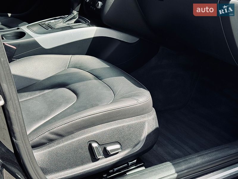 Седан Audi A4 2015 в Львові