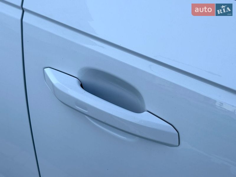 Седан Audi A4 2018 в Вінниці