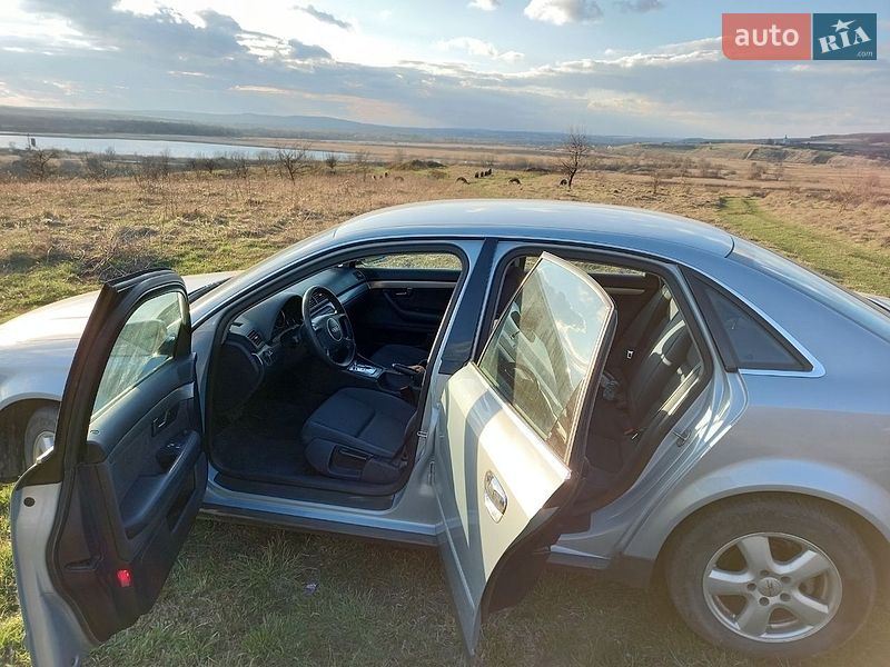 Седан Audi A4 2001 в Бурштыне