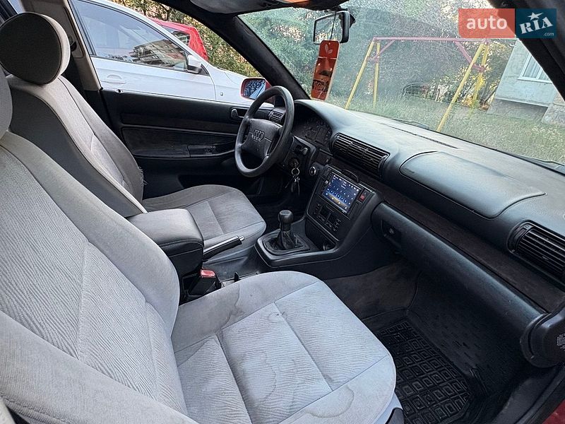 Универсал Audi A4 1996 в Ужгороде