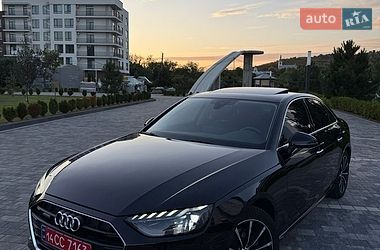 Седан Audi A4 2021 в Мукачевому