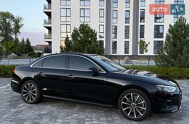Седан Audi A4 2021 в Мукачевому