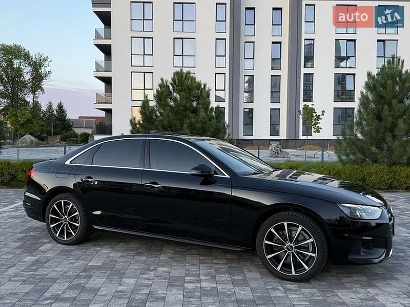 Седан Audi A4 2021 в Мукачевому