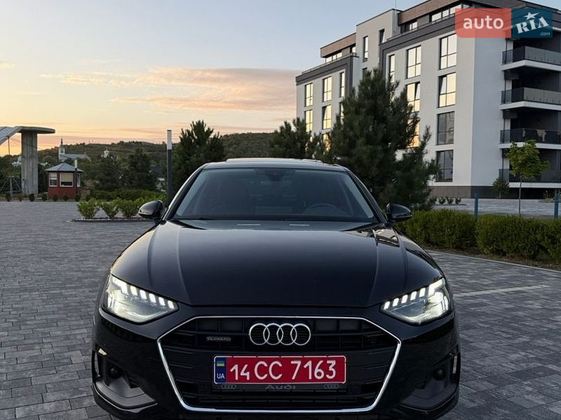 Седан Audi A4 2021 в Мукачевому