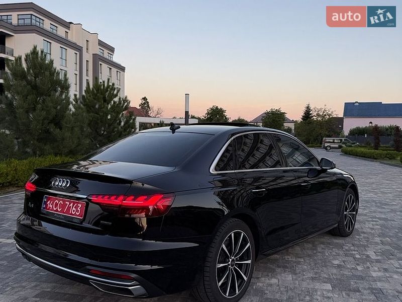 Седан Audi A4 2021 в Мукачевому
