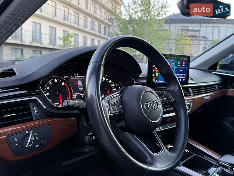 Седан Audi A4 2021 в Мукачевому
