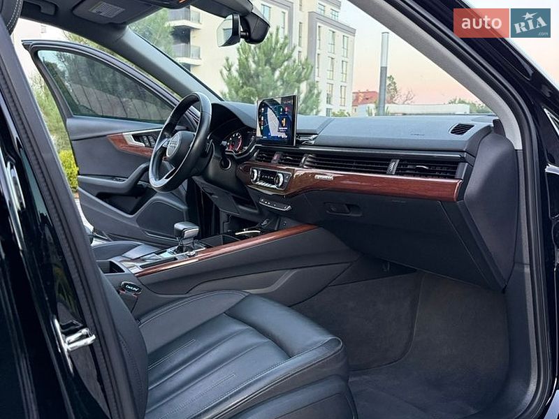 Седан Audi A4 2021 в Мукачевому