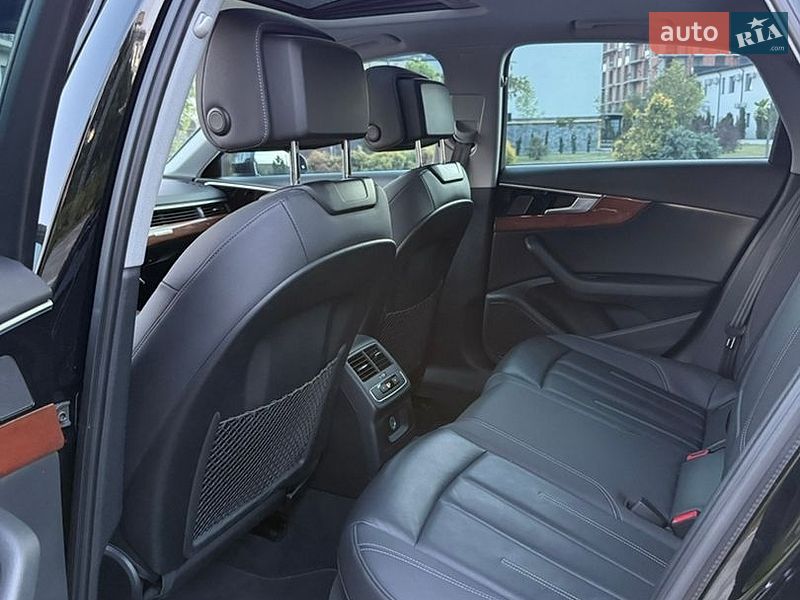 Седан Audi A4 2021 в Мукачевому