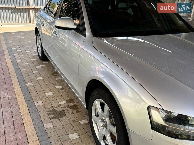 Седан Audi A4 2013 в Миколаєві