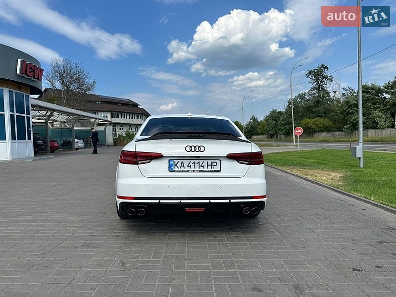 Седан Audi A4 2016 в Києві