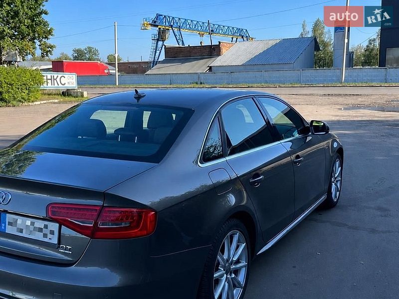 Седан Audi A4 2014 в Львові