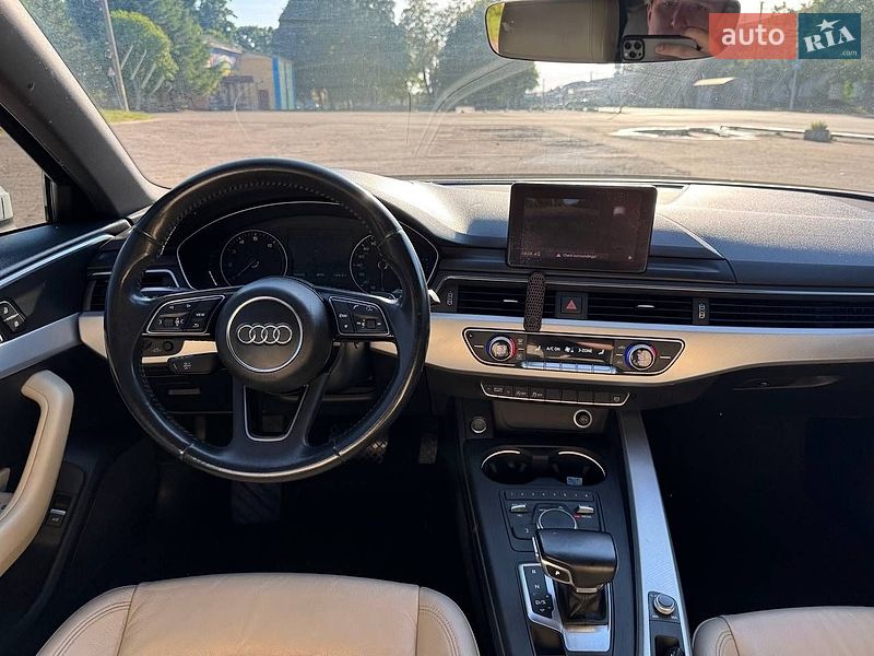 Седан Audi A4 2017 в Городні