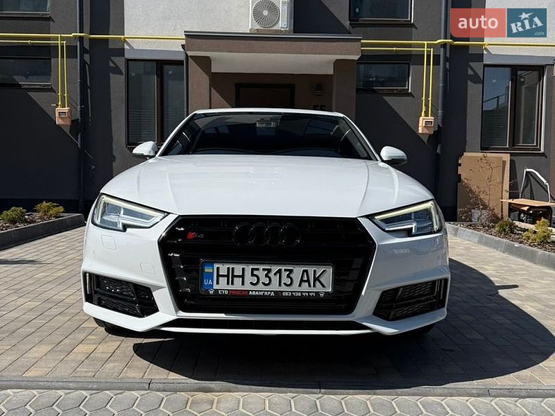 Седан Audi A4 2017 в Одессе