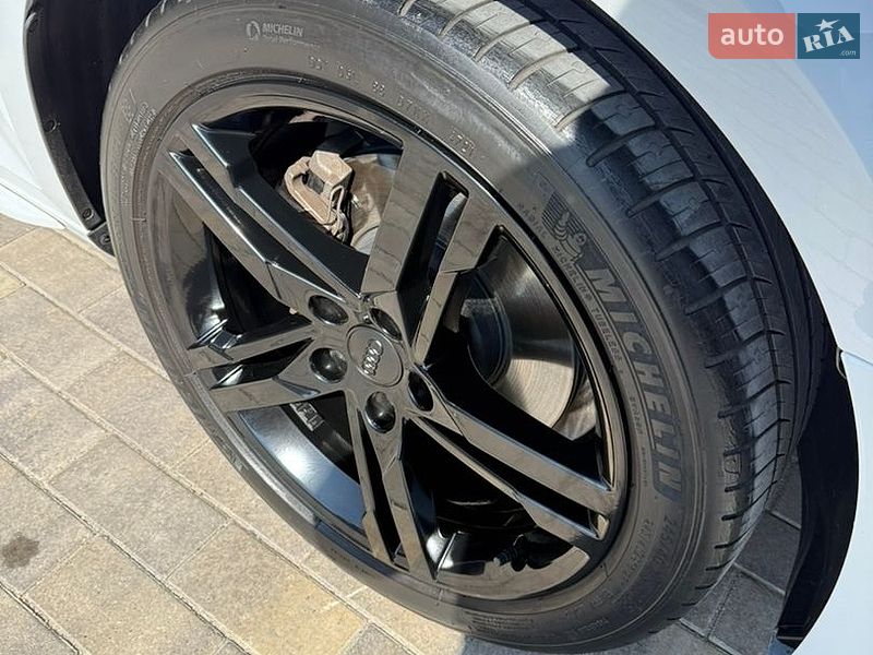 Седан Audi A4 2017 в Одессе