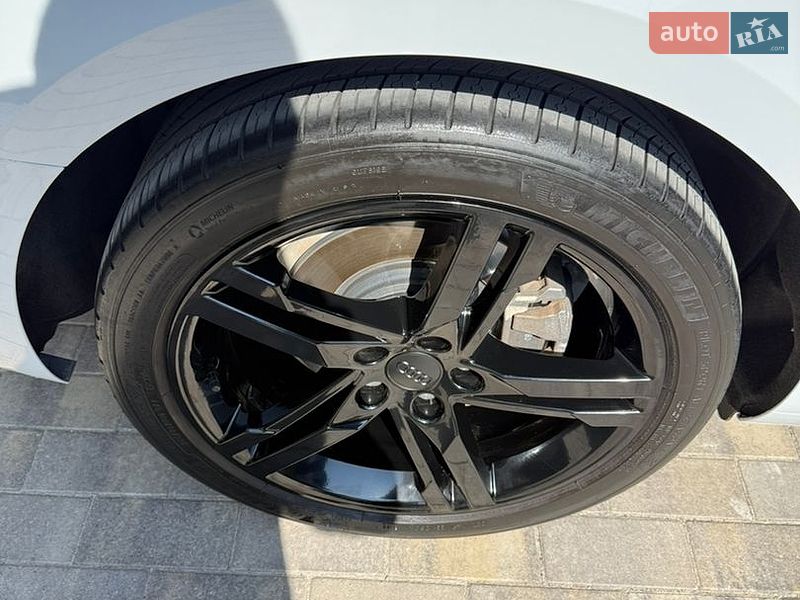Седан Audi A4 2017 в Одессе