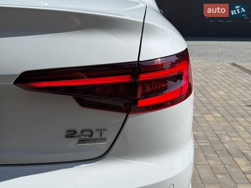 Седан Audi A4 2017 в Одессе