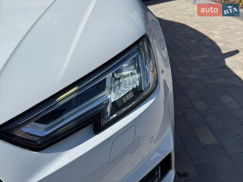 Седан Audi A4 2017 в Одессе