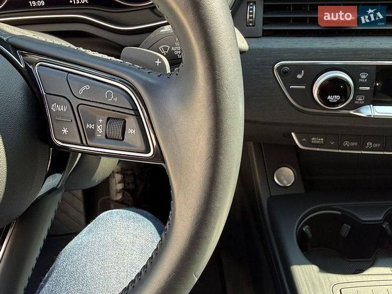 Седан Audi A4 2017 в Одессе