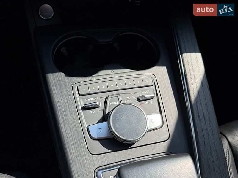 Седан Audi A4 2017 в Одессе
