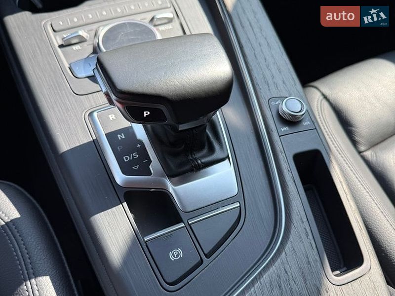 Седан Audi A4 2017 в Одессе