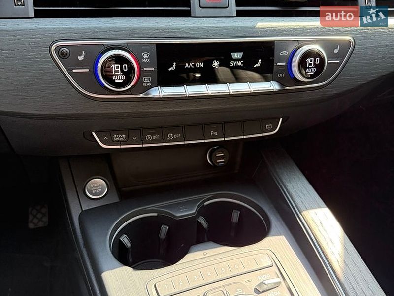 Седан Audi A4 2017 в Одессе