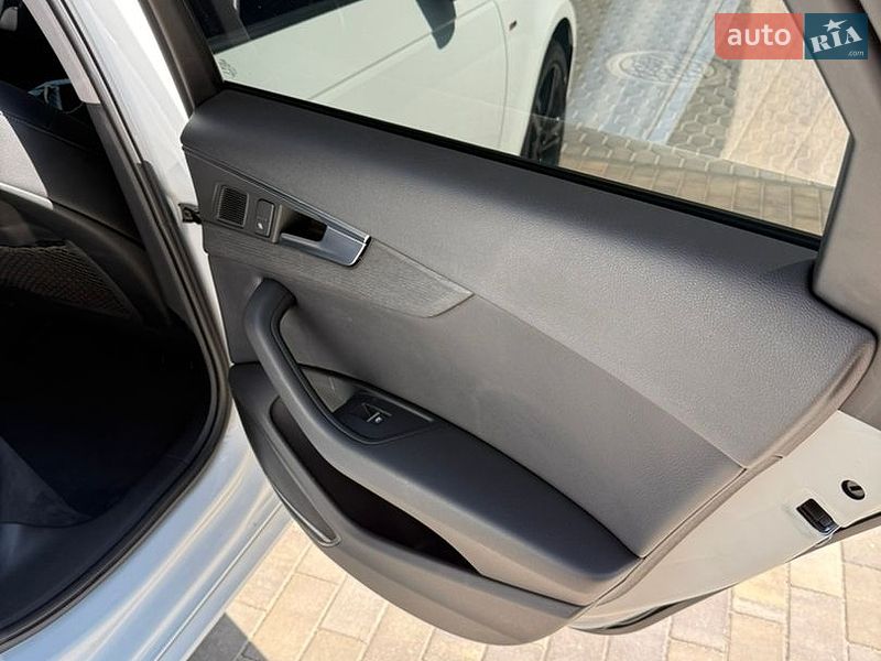 Седан Audi A4 2017 в Одессе
