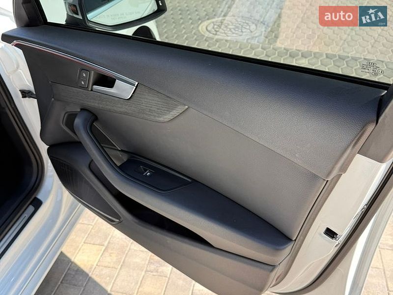 Седан Audi A4 2017 в Одессе