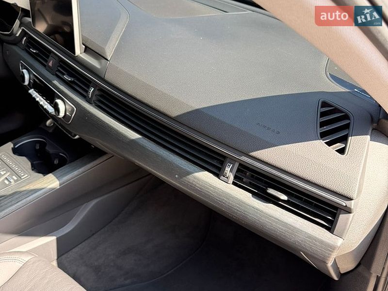 Седан Audi A4 2017 в Одессе