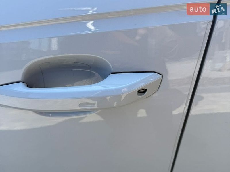 Седан Audi A4 2017 в Одессе