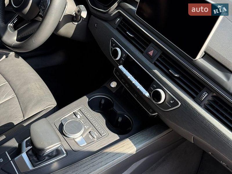 Седан Audi A4 2017 в Одессе