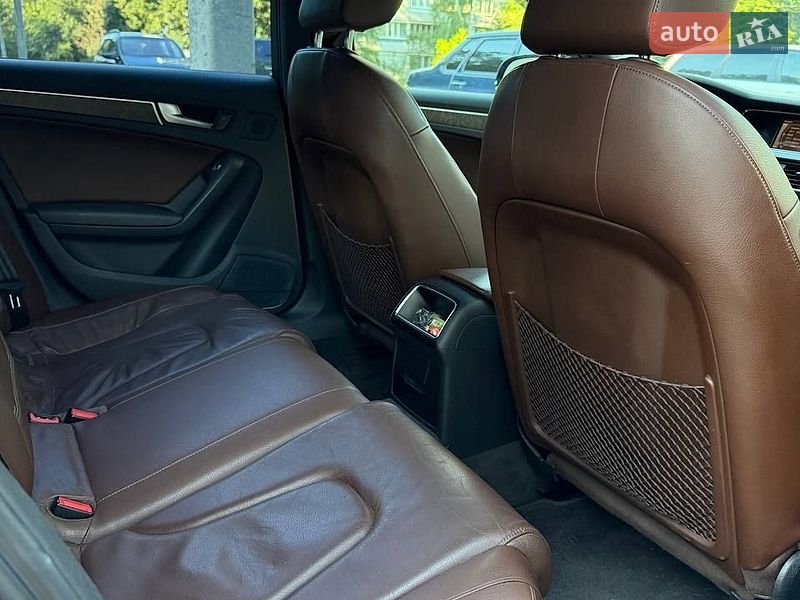 Седан Audi A4 2012 в Києві
